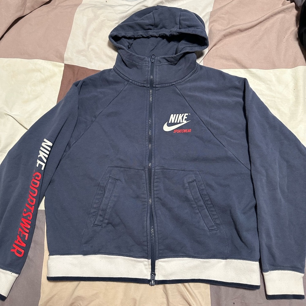 Nike Women’s Medium Sweater